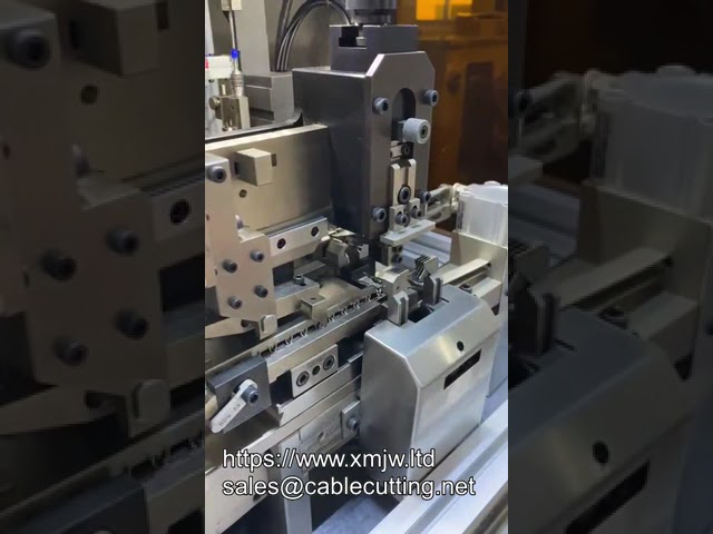 Waterproof Seal Plug Inserting Machine With Short Set up Time And High Flexibility