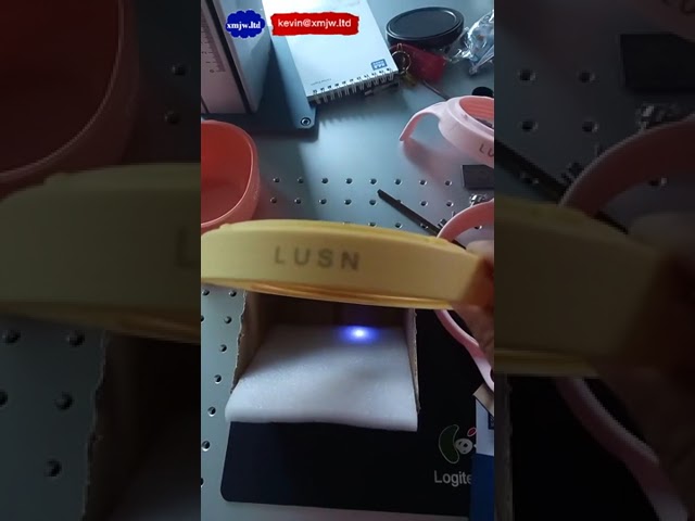 Mesin Laser UV & Fiber untuk Cetak Kode Tanggal pada Botol PE dan Label Nama Plastik - Presisi Tinggi
