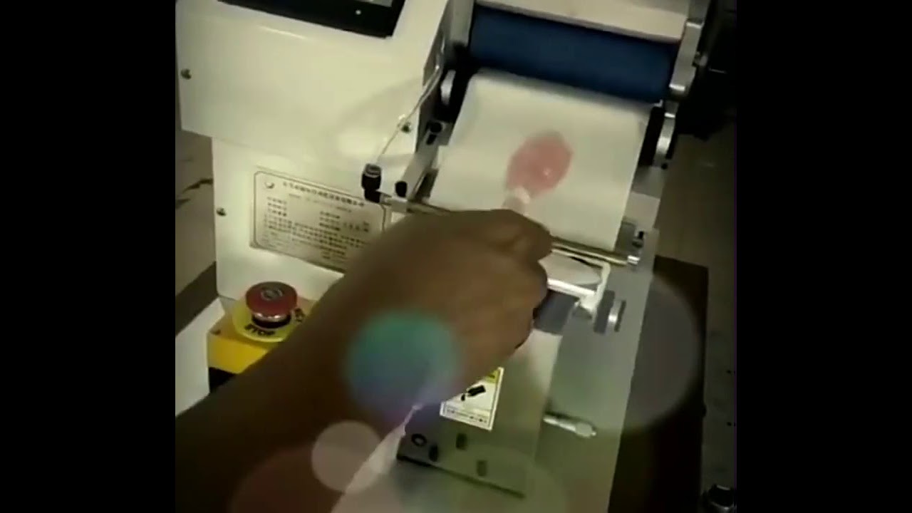 Jelly automatic labeling machine