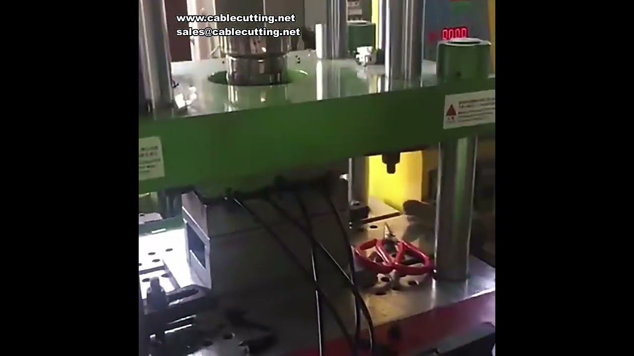 200SKT Vertical Injection Molding Machine, Dc Head Connector Products, Usb Data Cable Head Injection